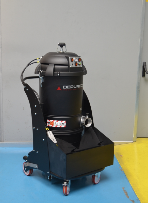 BULL  24 - Aspirator industrial, clasa de praf M, cu baterie, Depureco