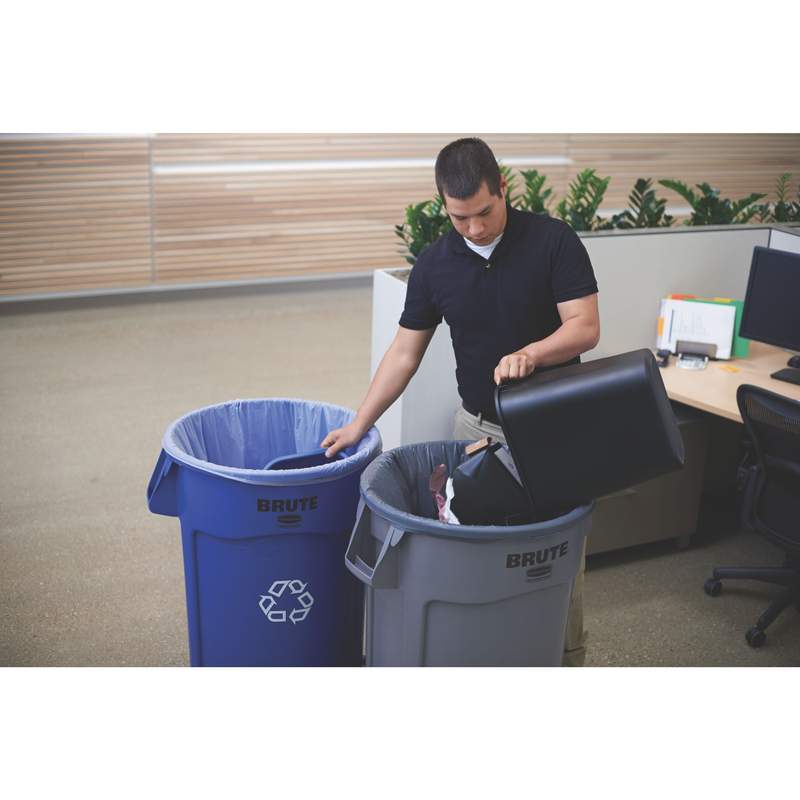 Container Brute cu canale de ventilare 166.5 L, Rubbermaid