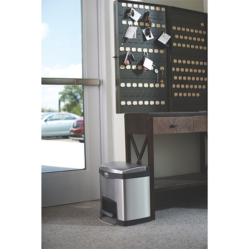 Container Slim Jim Step-On/Front Step 15 L, inox/negru, Rubbermaid