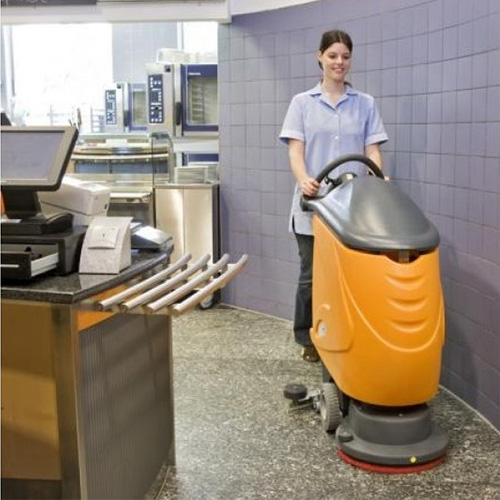 Swingo 755 E - Echipament de spalat-aspirat, Taski