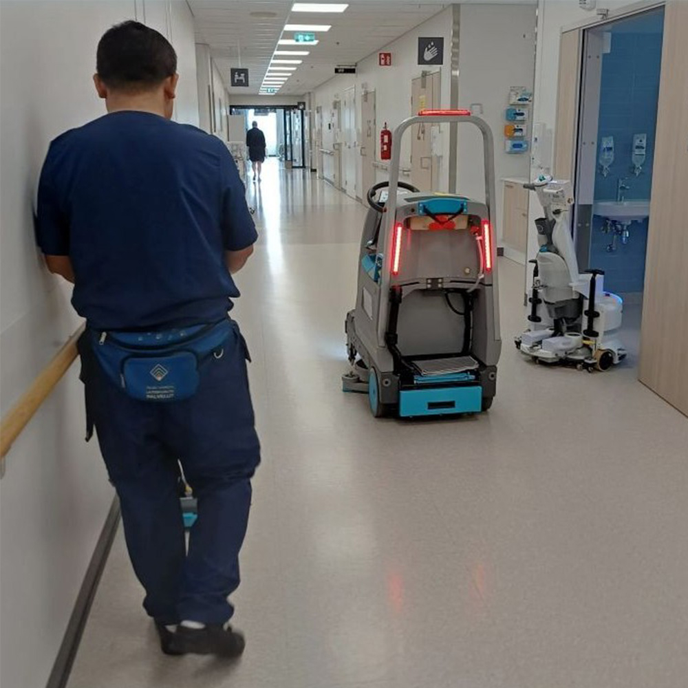 Robot curatenie profesional i-walk 46, i-team